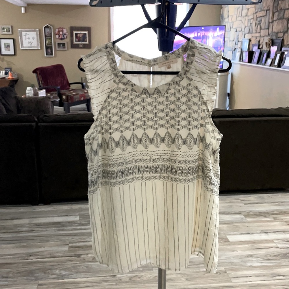 Sleeveless blouse